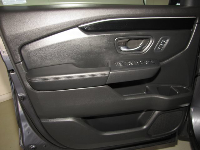 Certified 2025 Honda Pilot Touring image 10
