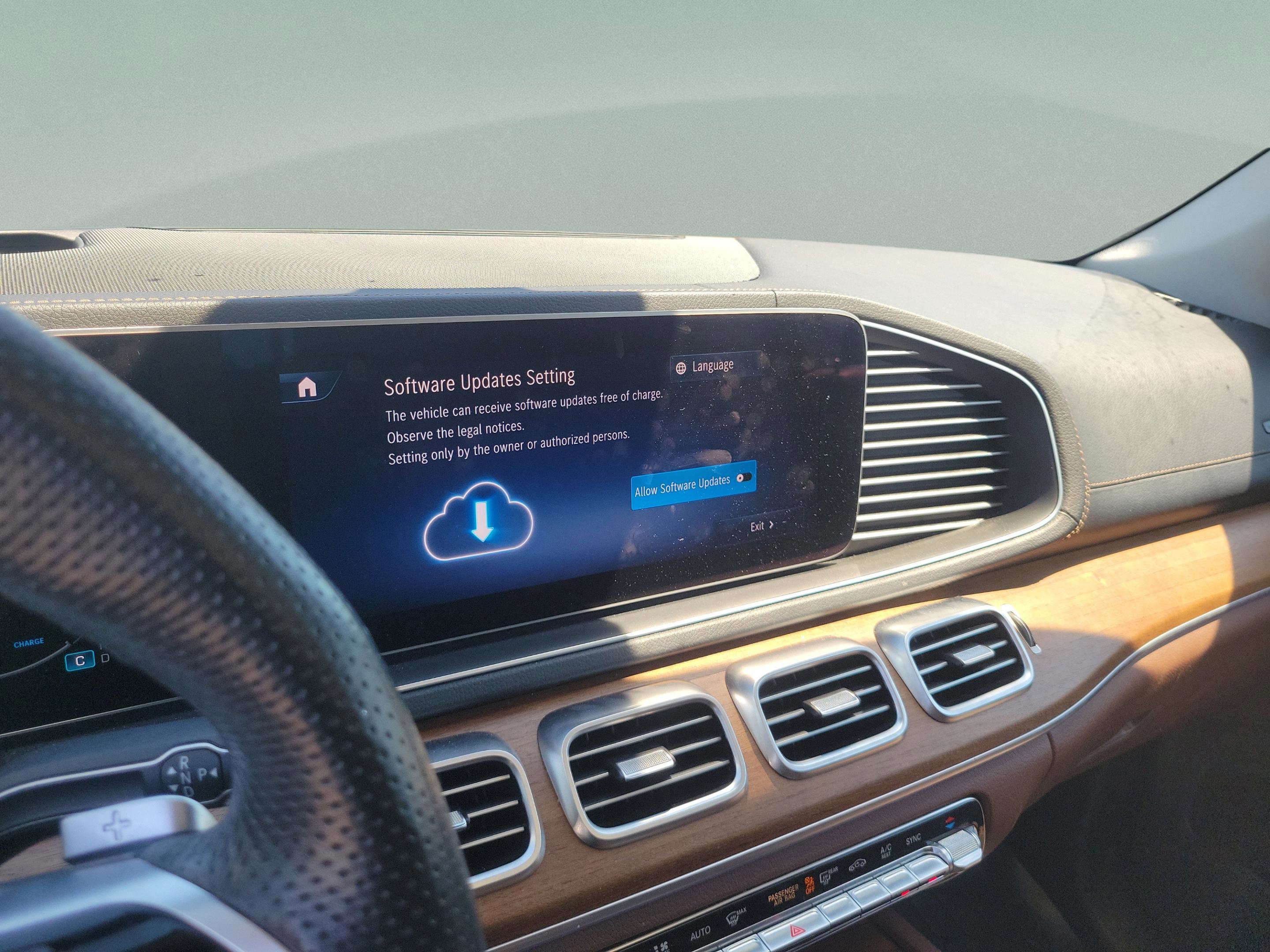 Used 2024 Mercedes-Benz GLS 450 4MATIC image 17