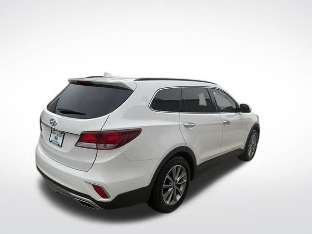 Used 2017 Hyundai Santa Fe SE FWD image 3