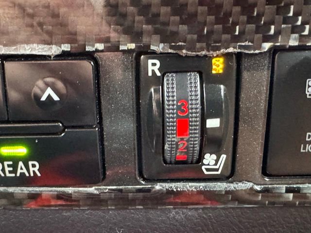 Used 2018 Toyota Sequoia Platinum AWD/4WD image 33