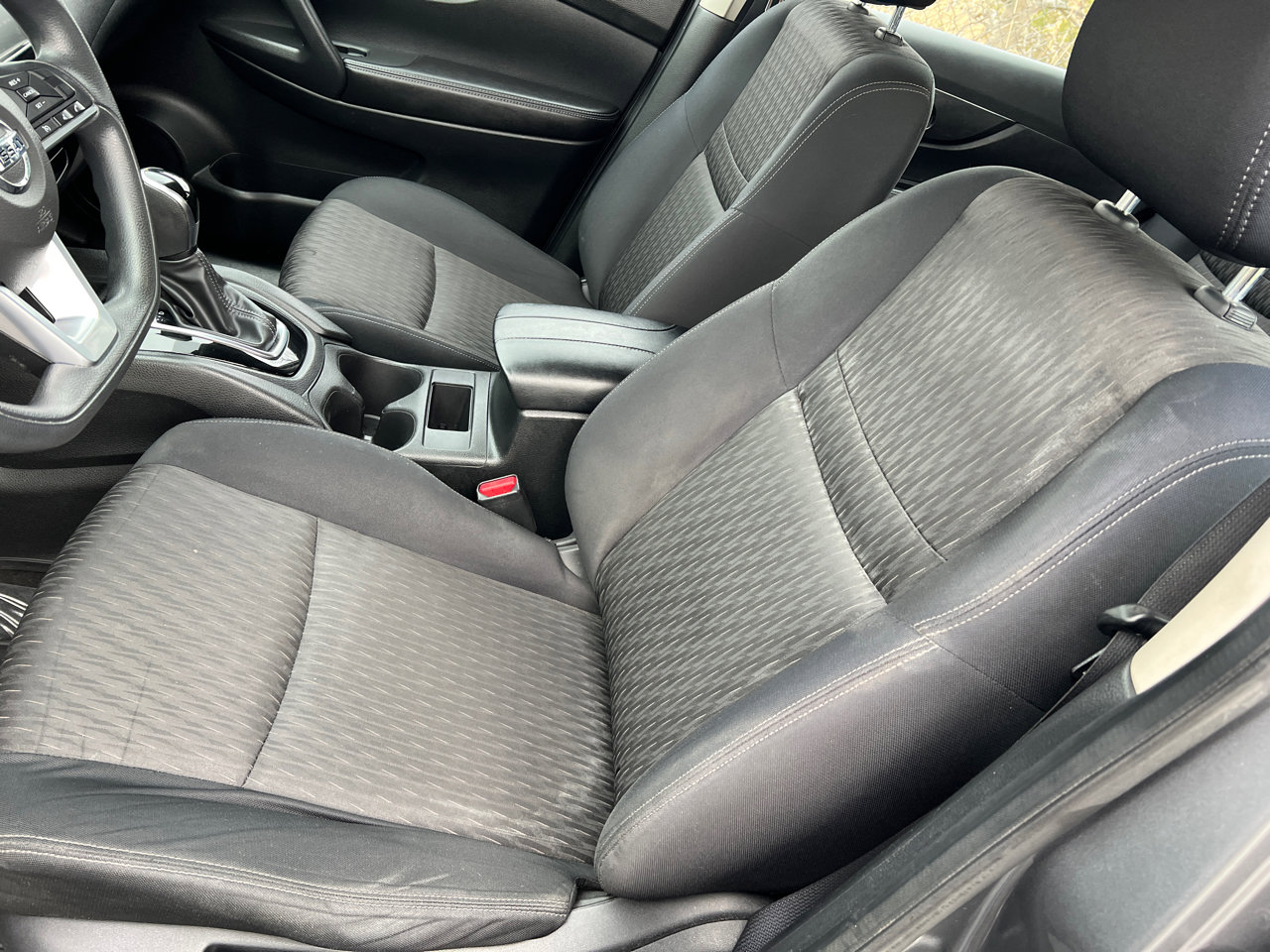 Used 2018 Nissan Rogue S image 19