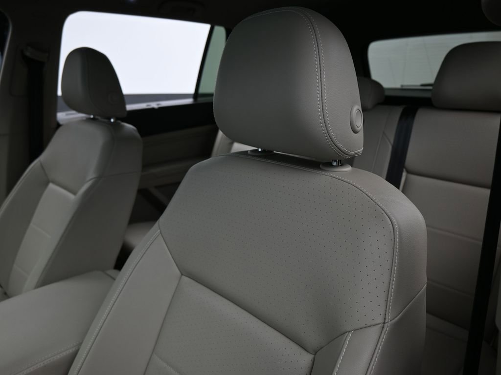 Used 2023 Volkswagen Atlas SEL R-Line image 17