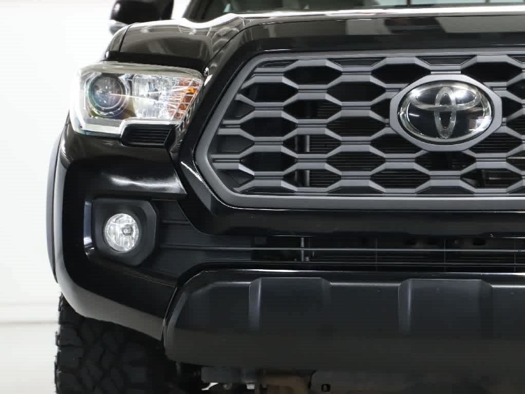 Certified 2020 Toyota Tacoma TRD Off-Road w/ Technology Package AWD/4WD image 6