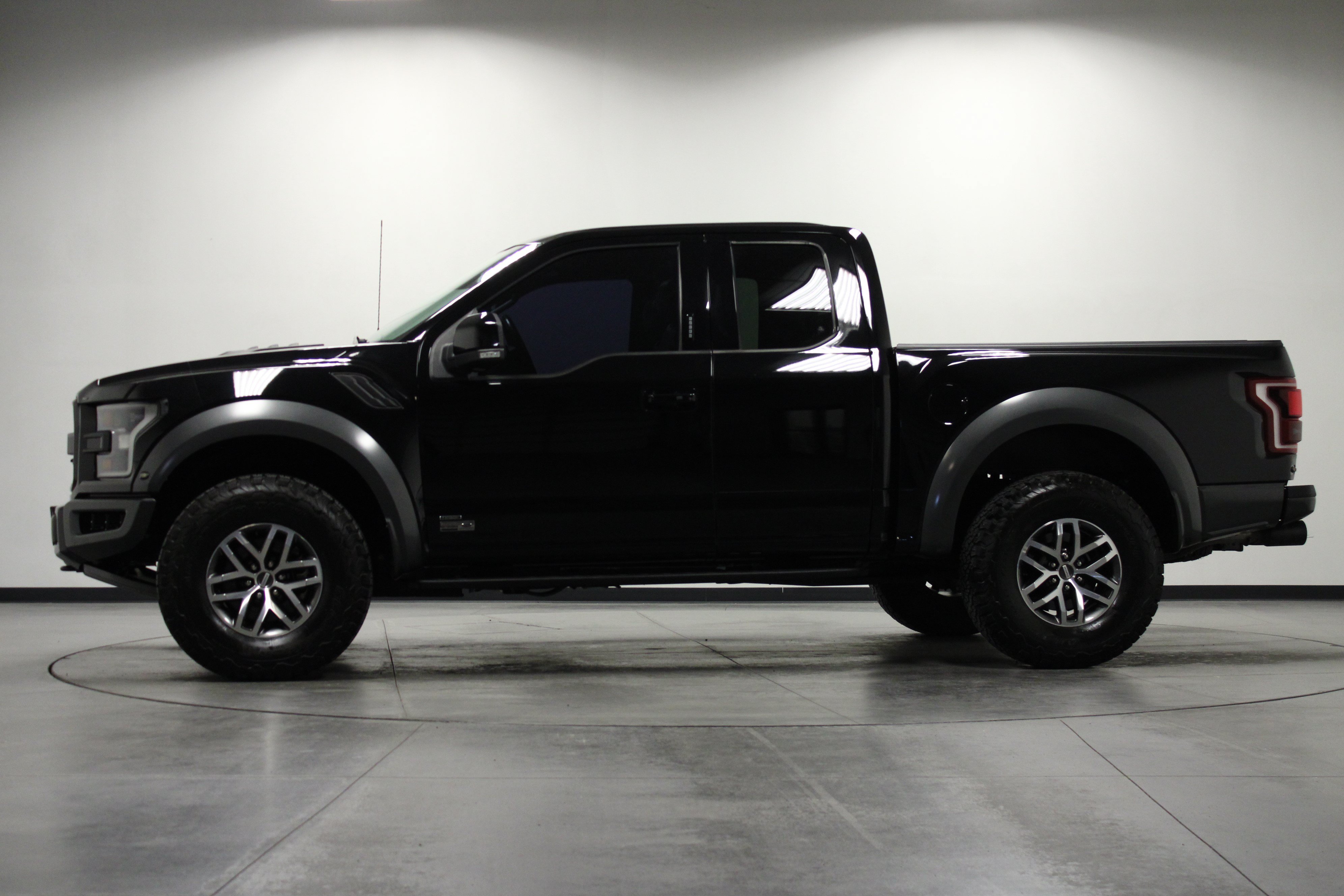 Used 2017 Ford F150 Raptor w/ Equipment Group 802A Luxury AWD/4WD image 7