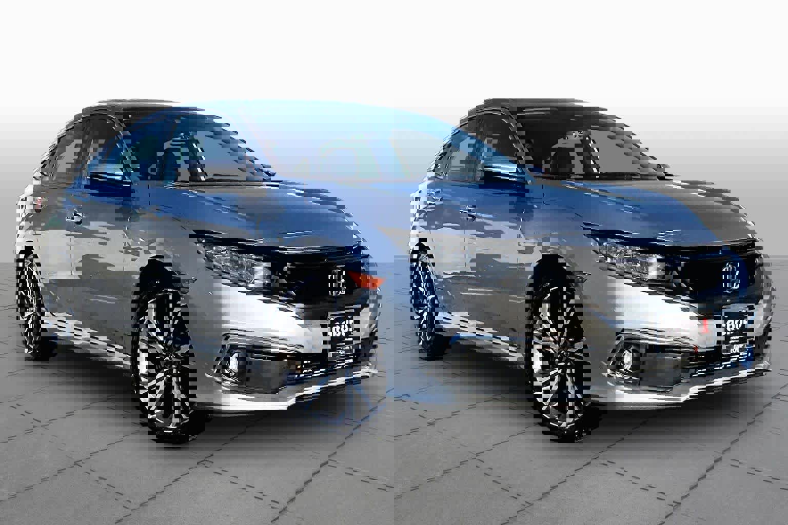 Used 2019 Honda Civic Touring image 3