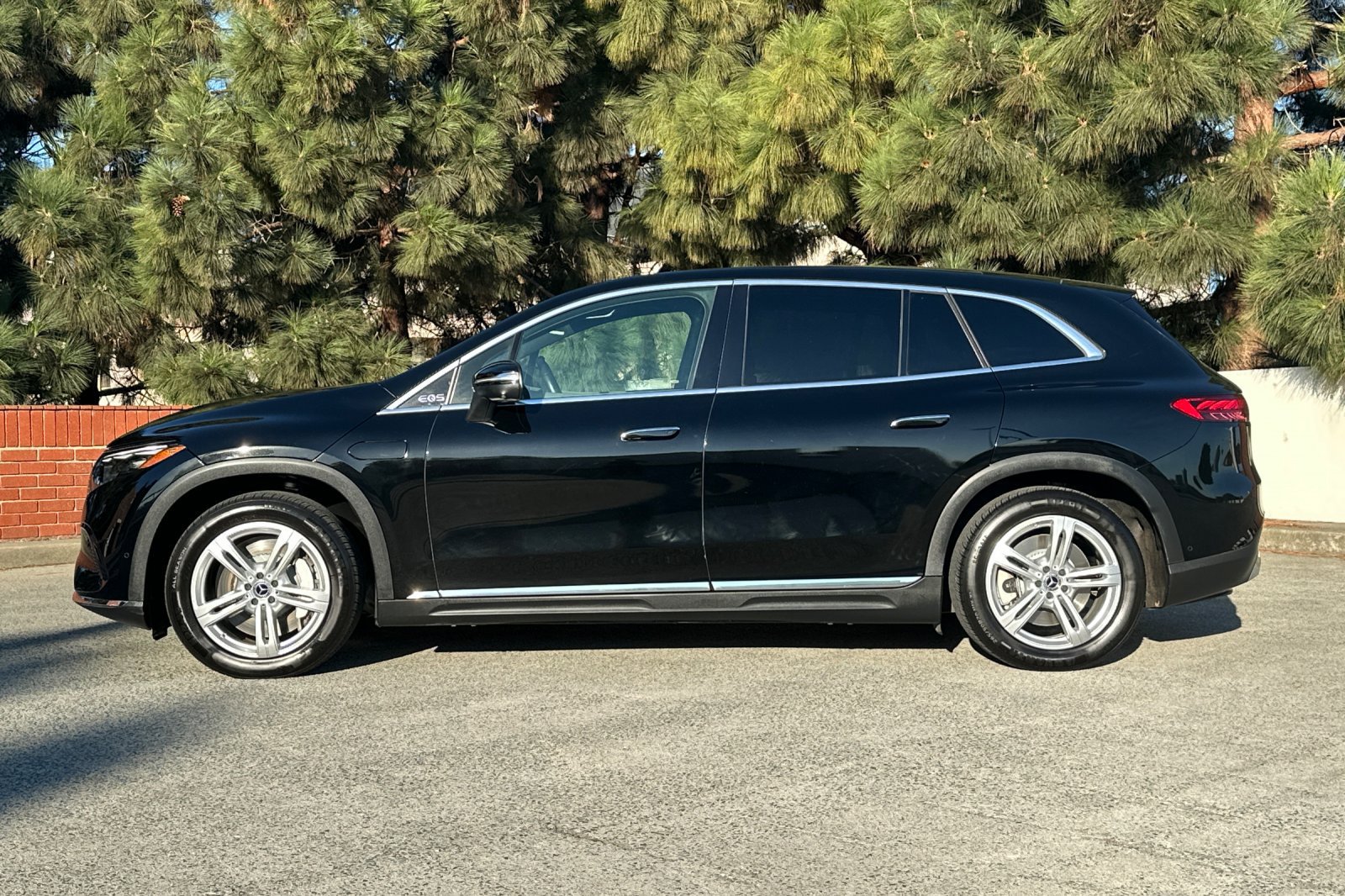 Used 2023 Mercedes-Benz EQS 450+ 4MATIC SUV image 7