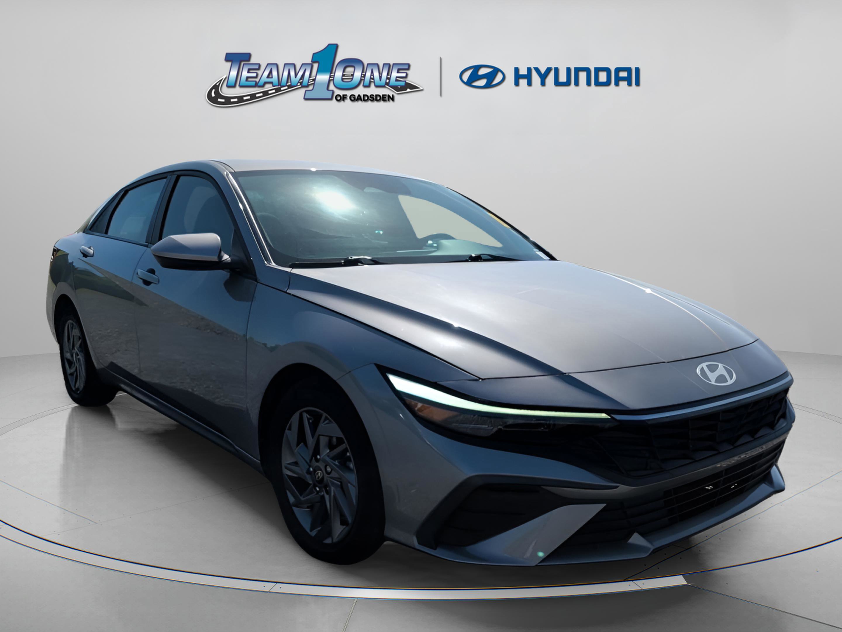 Used 2024 Hyundai Elantra SEL FWD image 1