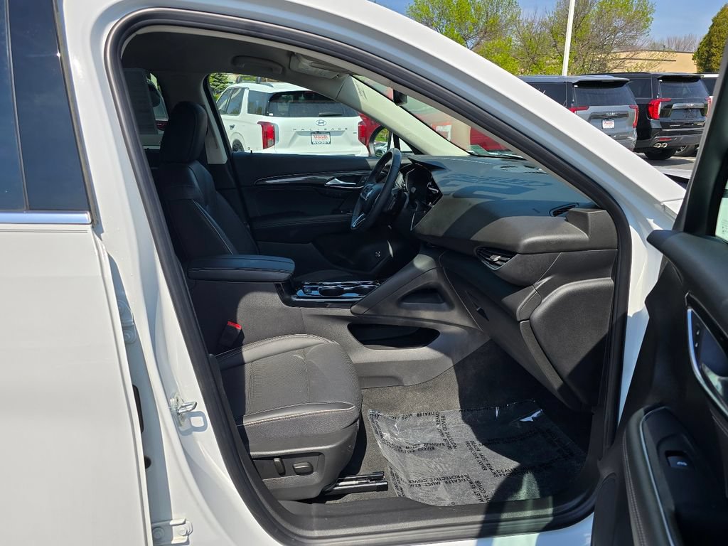 Used 2023 Buick Envision Essence AWD/4WD image 34