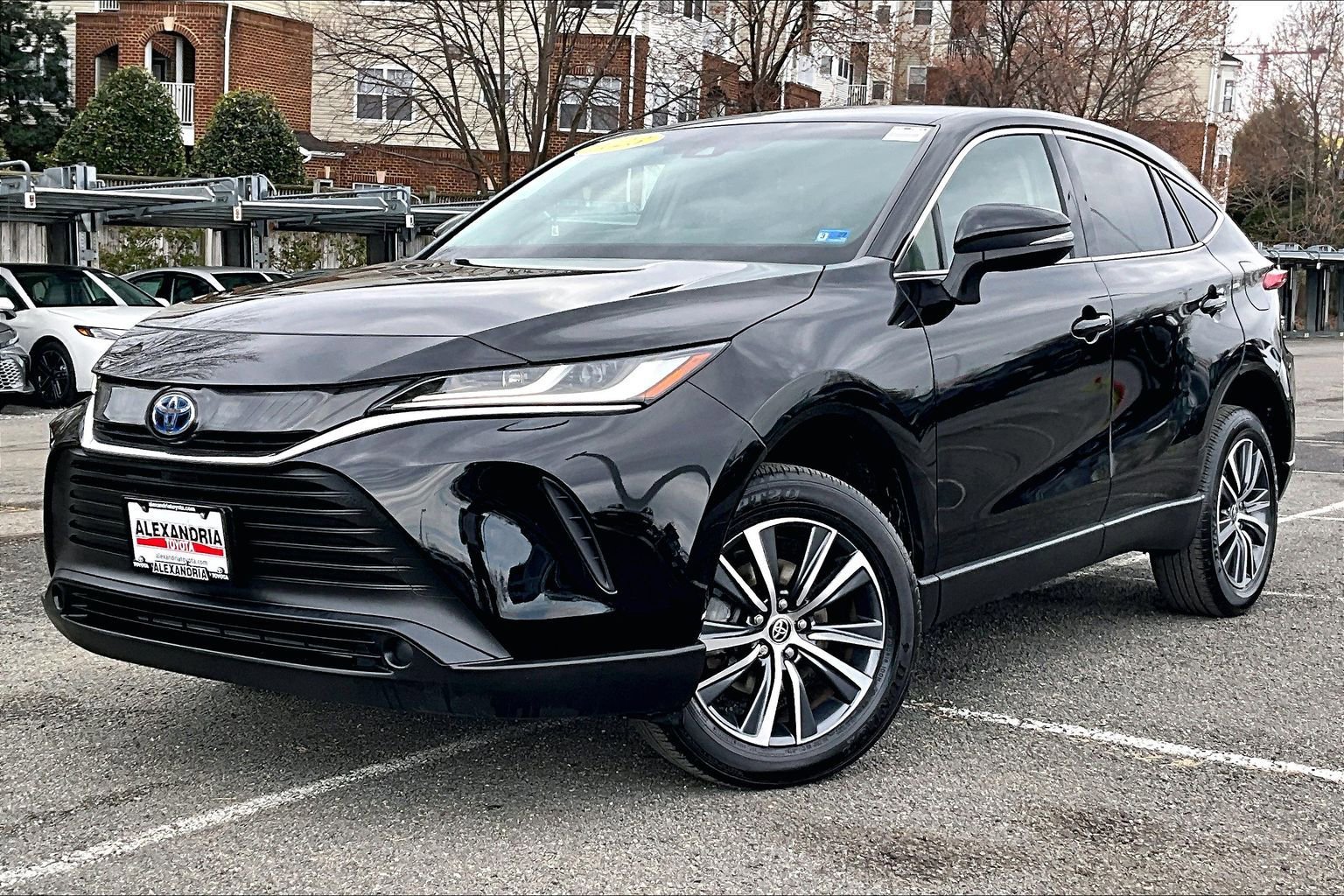 Used 2023 Toyota Venza LE video 1