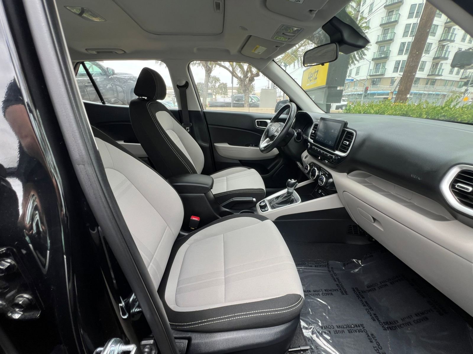 Used 2025 Hyundai Venue SEL FWD image 41