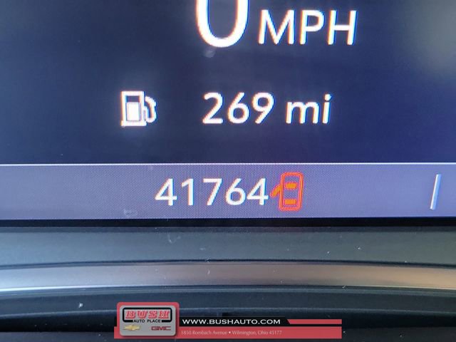 Used 2023 Chevrolet Traverse LT image 28