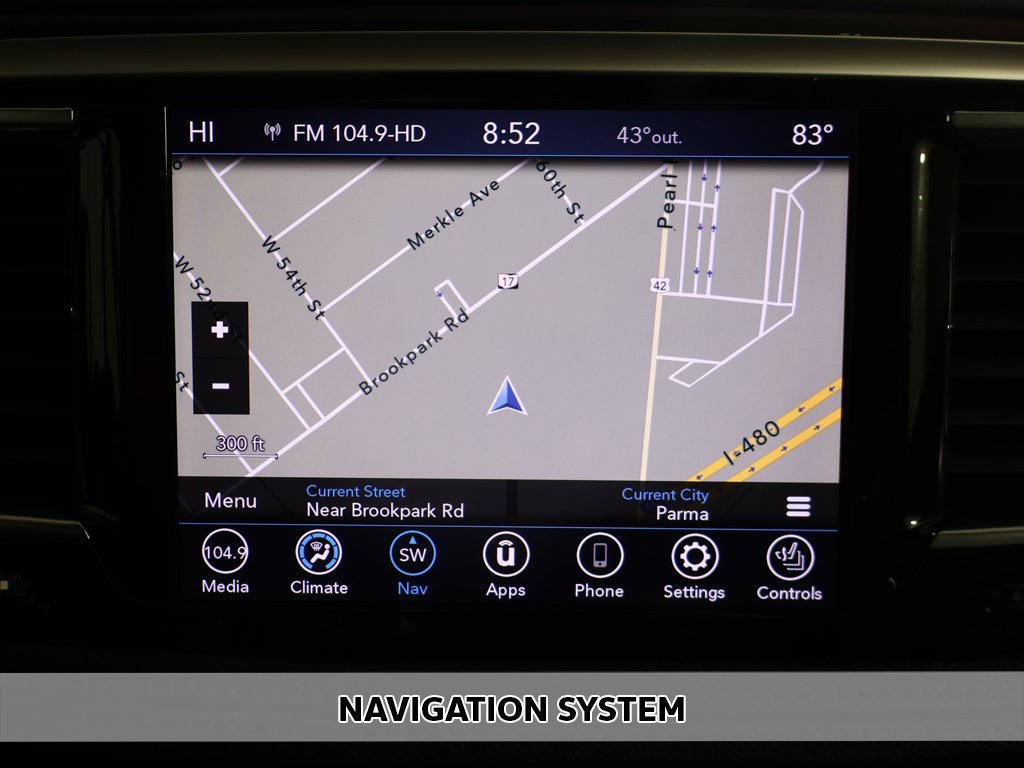 Used 2020 Chrysler Pacifica Limited image 2