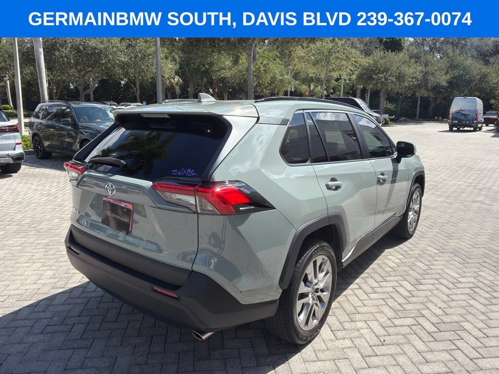 Used 2021 Toyota RAV4 XLE Premium FWD image 5