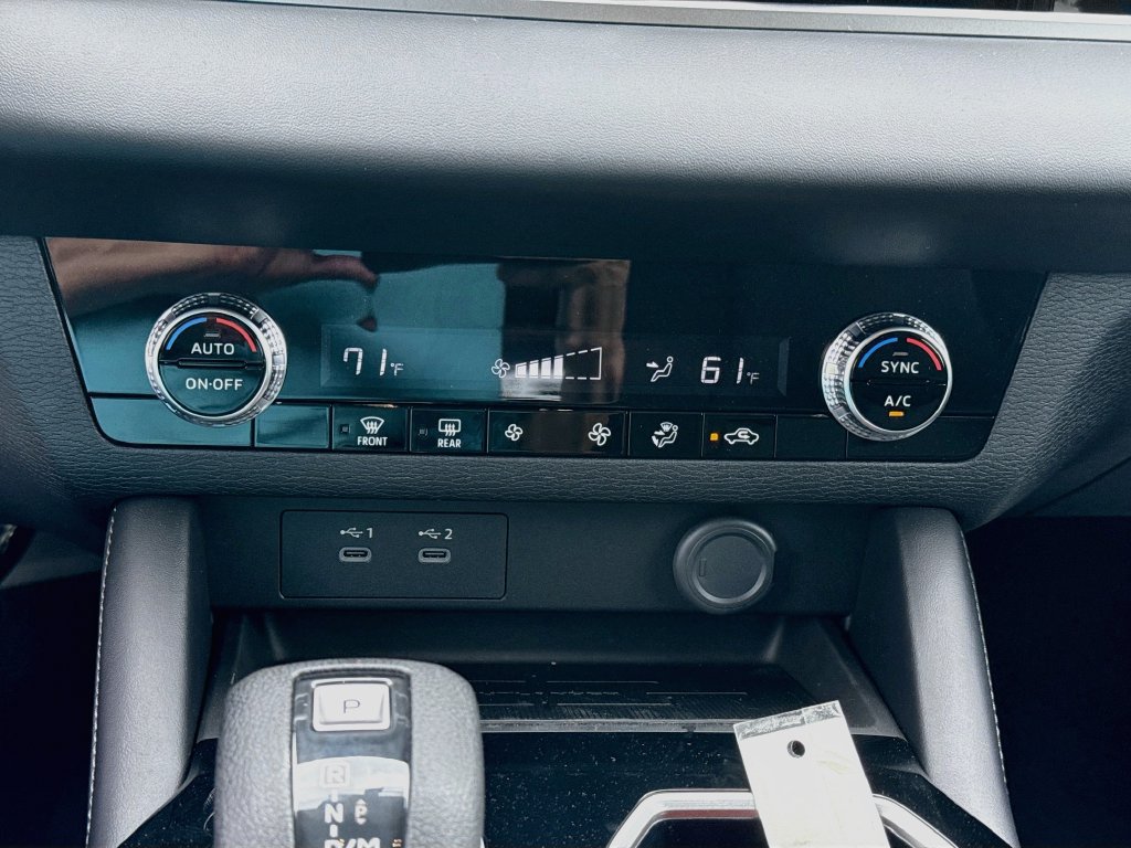 New 2026 Mitsubishi Outlander ES FWD image 16