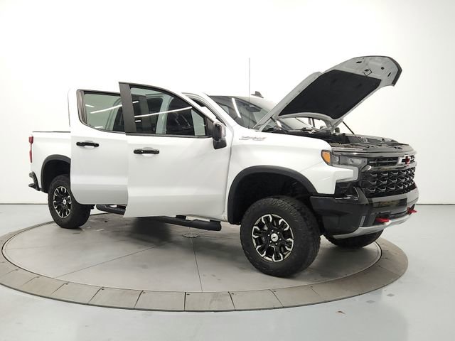 Used 2023 Chevrolet Silverado 1500 ZR2 w/ Technology Package AWD/4WD image 9