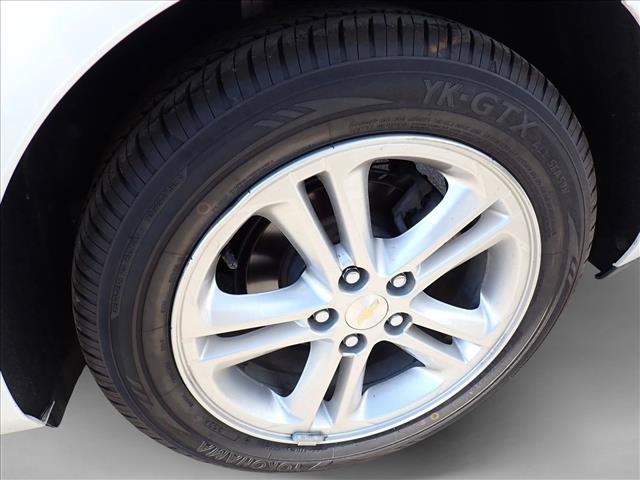 Used 2017 Chevrolet Cruze LT w/ Convenience Package FWD image 9