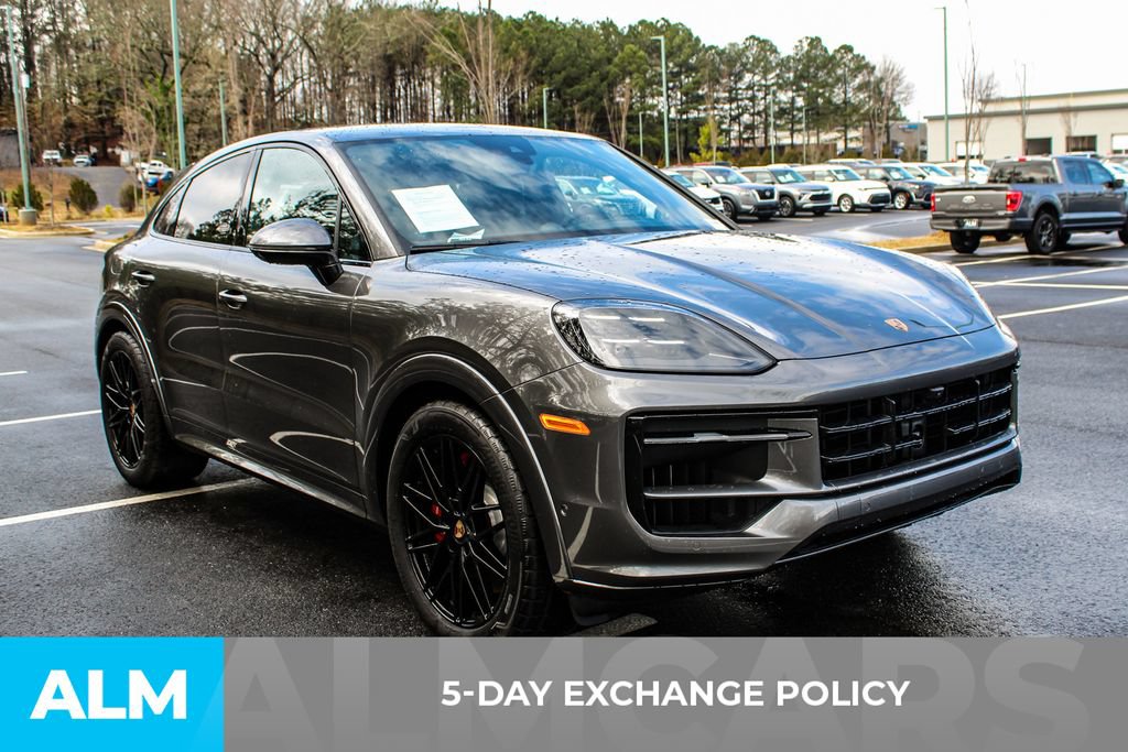Used 2025 Porsche Cayenne GTS w/ Technology Package AWD/4WD image 3