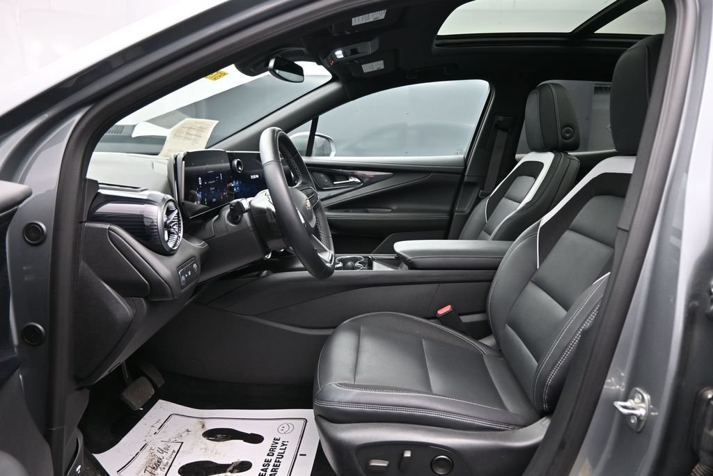 Used 2024 Chevrolet Blazer EV LT AWD/4WD image 9