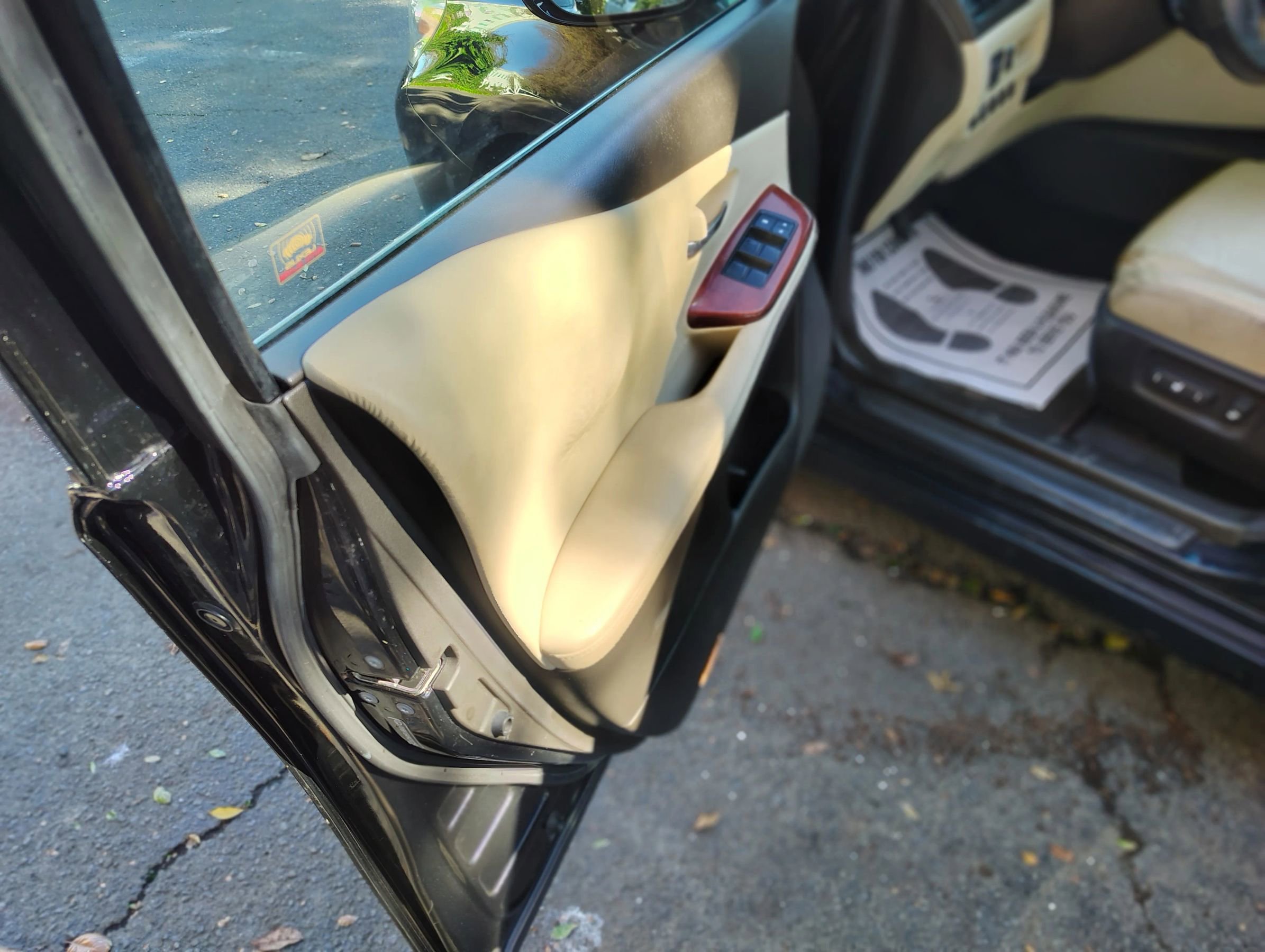 Used 2010 Lexus HS 250h Premium image 5