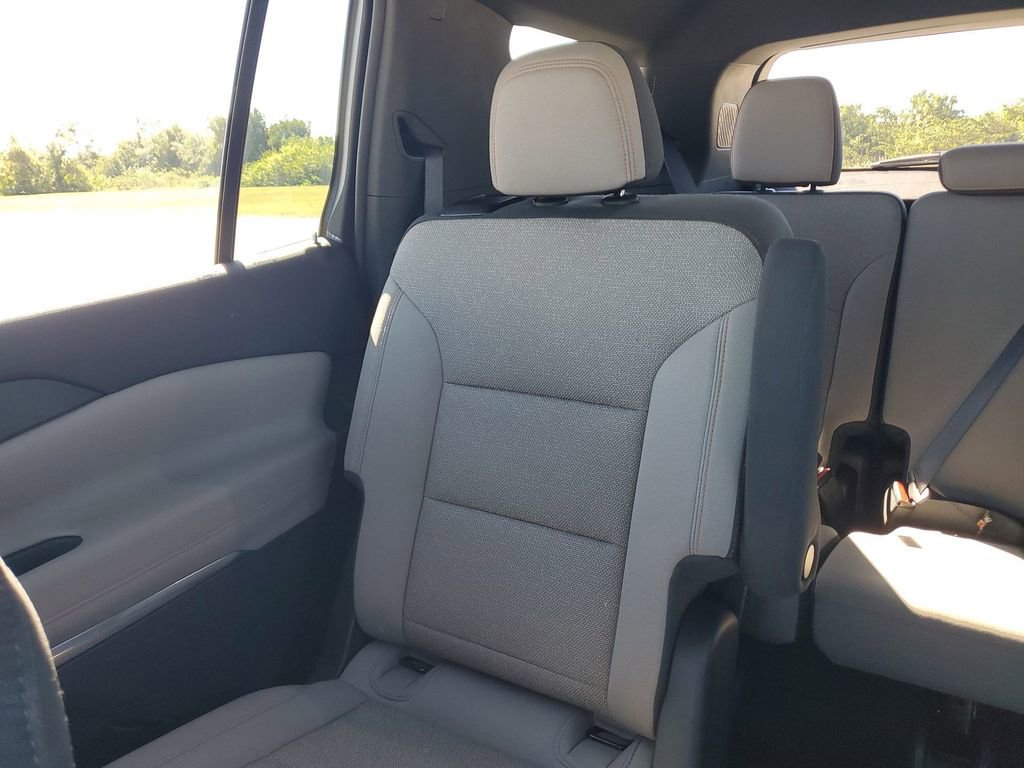 Used 2025 Chevrolet Traverse LT image 12