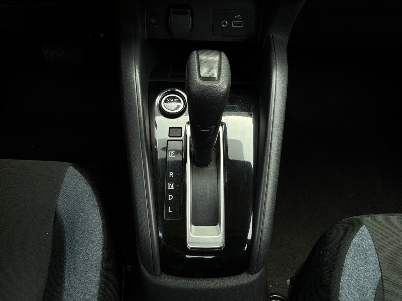 Used 2025 Nissan Versa SV FWD image 21