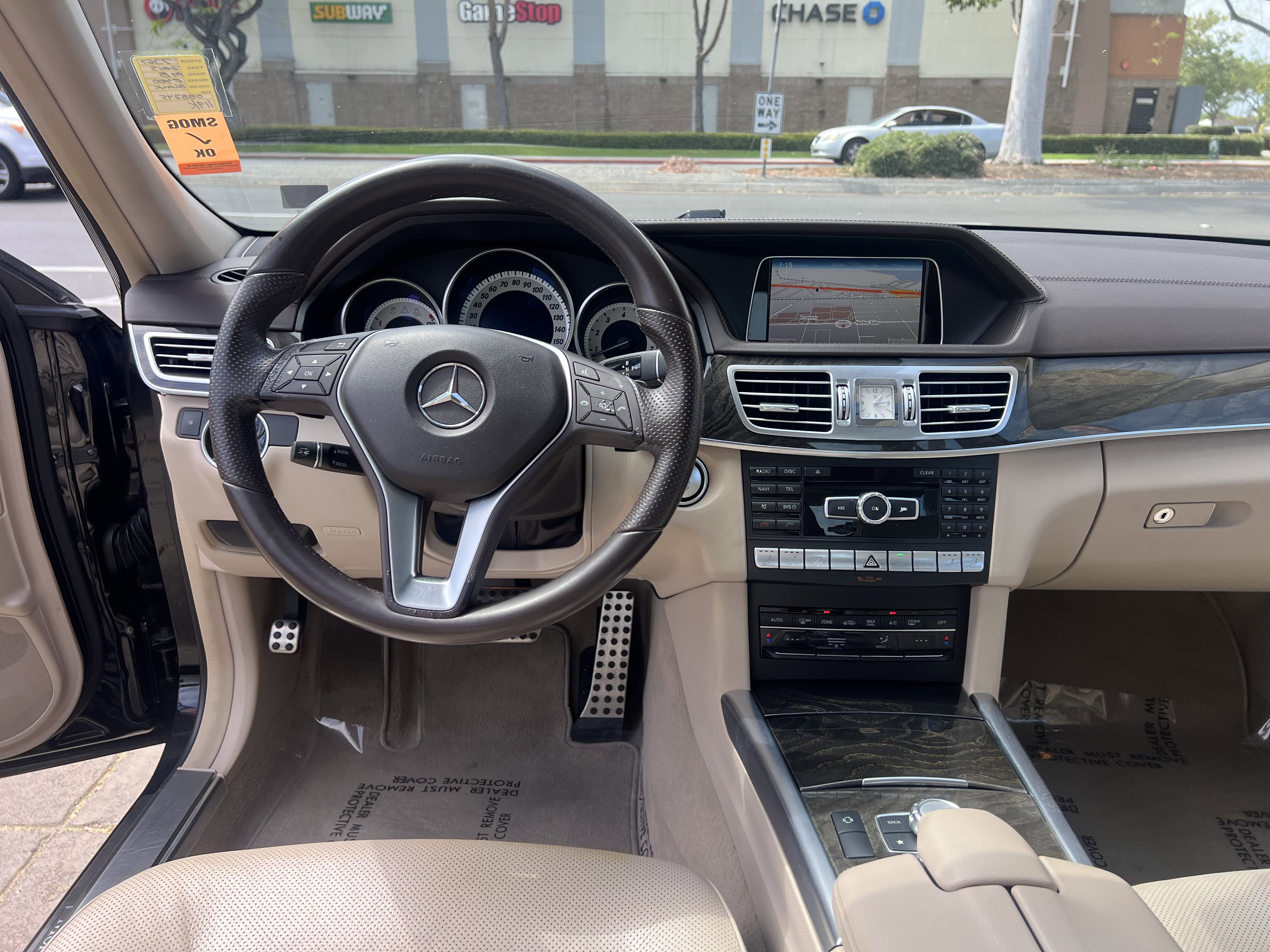 Used 2015 Mercedes-Benz E 400 Sedan w/ Driver Assistance Package image 20