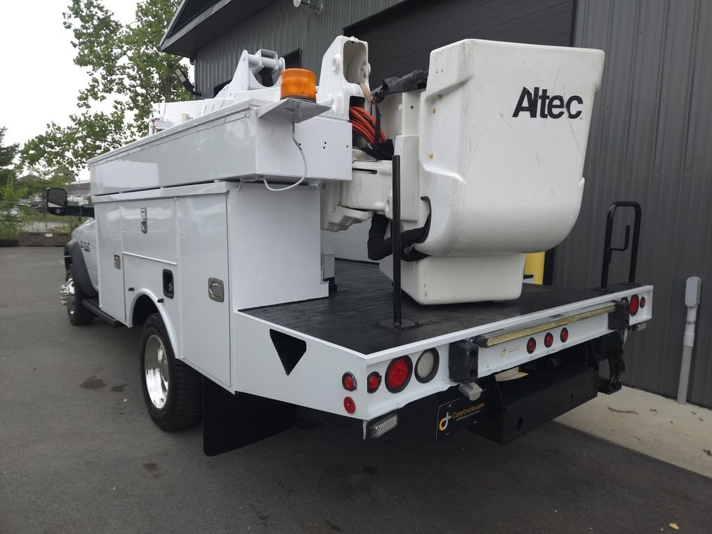 Used 2015 RAM 5500 Tradesman w/ Ambulance Prep Group RWD image 4