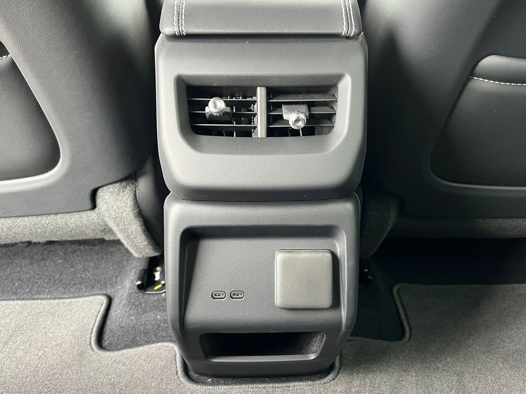 New 2026 Cadillac Optiq Luxury 1 image 28