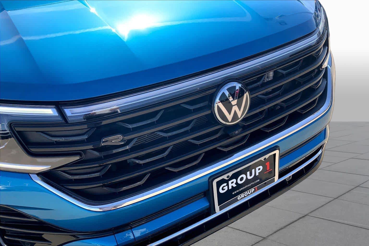 Used 2024 Volkswagen Atlas Cross Sport SEL Premium R-Line AWD/4WD image 29