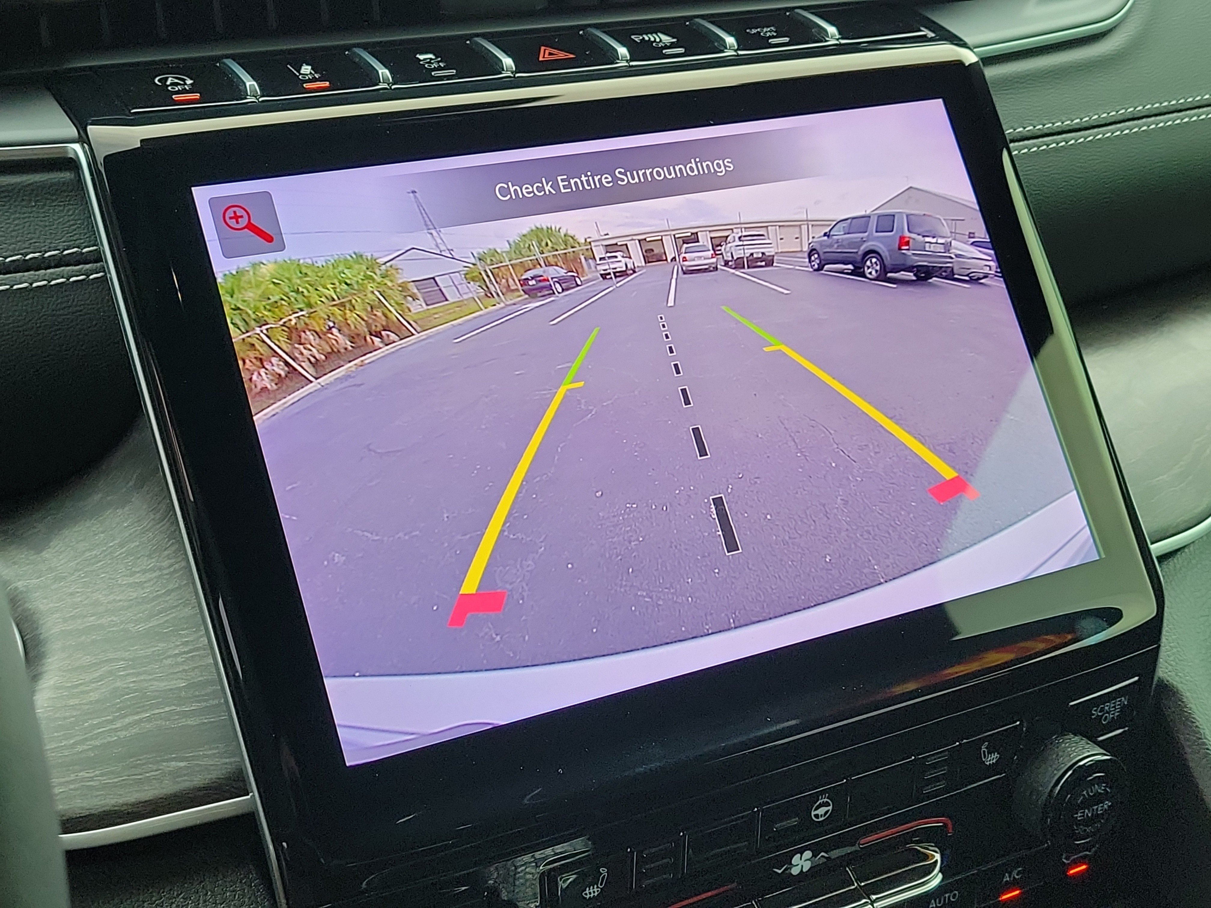 Used 2025 Jeep Grand Cherokee Limited RWD image 25