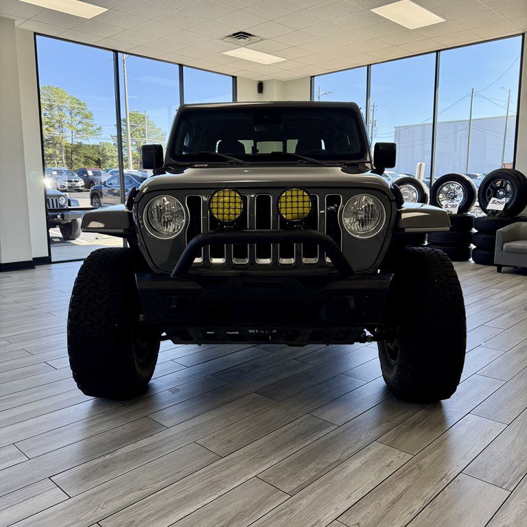Used 2020 Jeep Gladiator Overland image 2