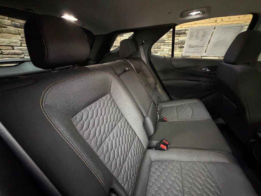Used 2021 Chevrolet Equinox LT image 32