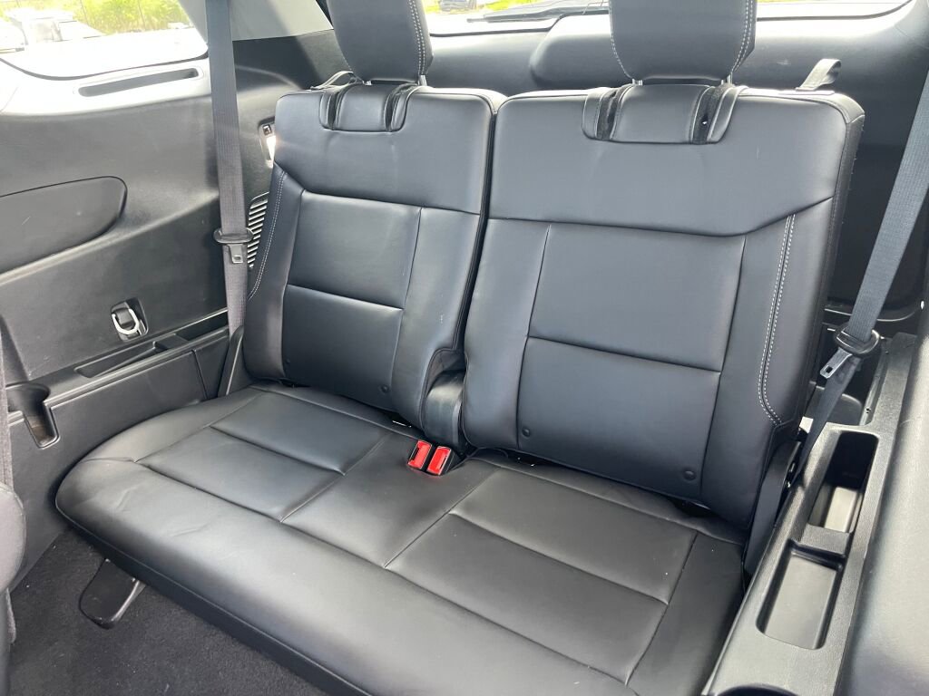 Used 2024 Ford Explorer XLT w/ Equipment Group 202A AWD/4WD image 23