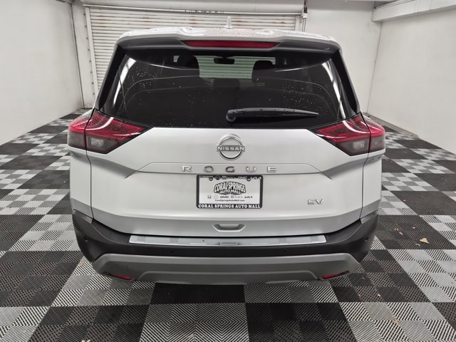 Used 2022 Nissan Rogue SV image 5