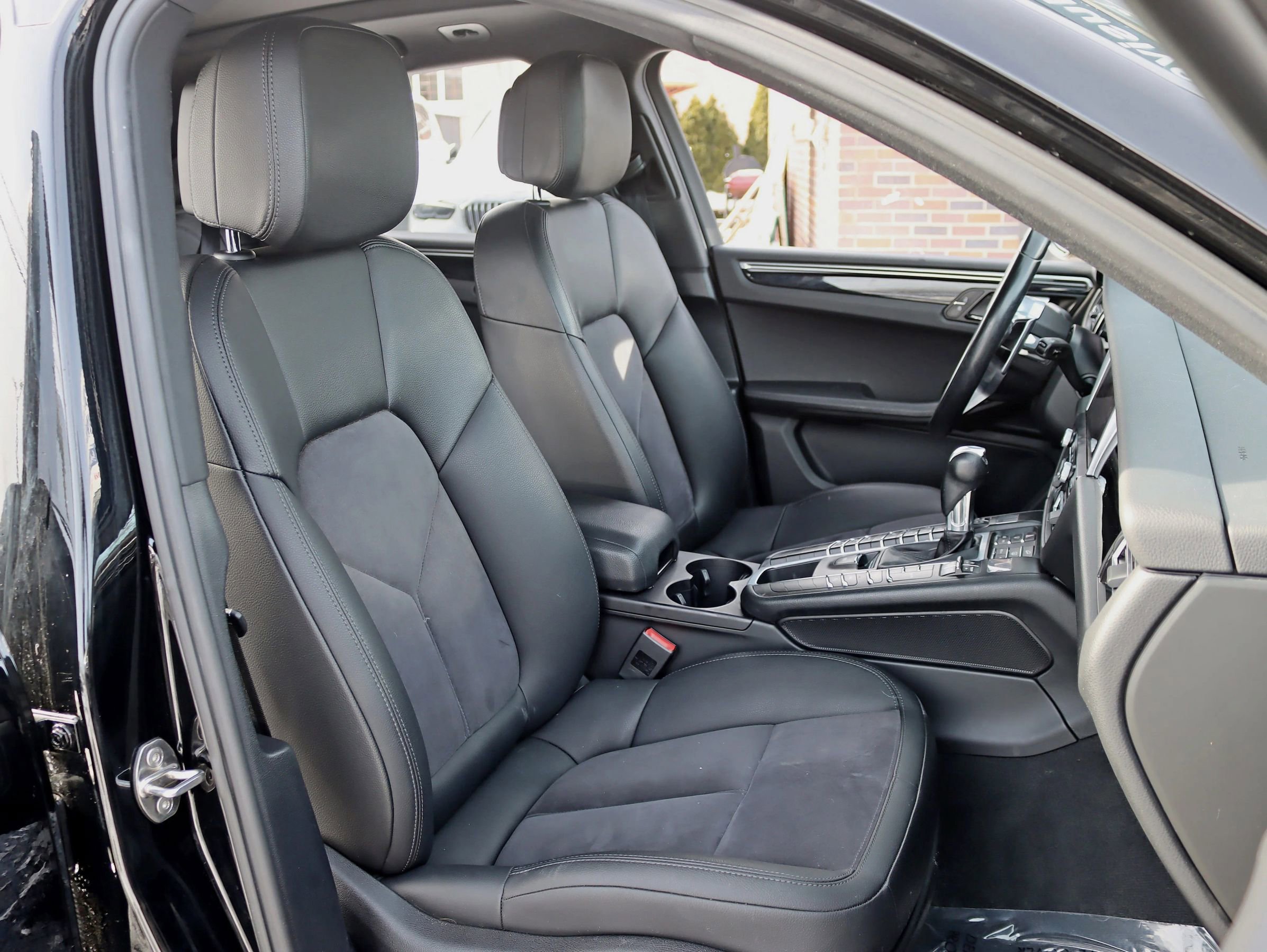 Used 2020 Porsche Macan Sport Edition image 24