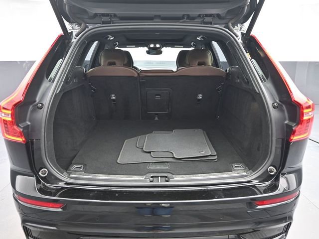 Used 2023 Volvo XC60 B5 Plus w/ Climate Package image 28