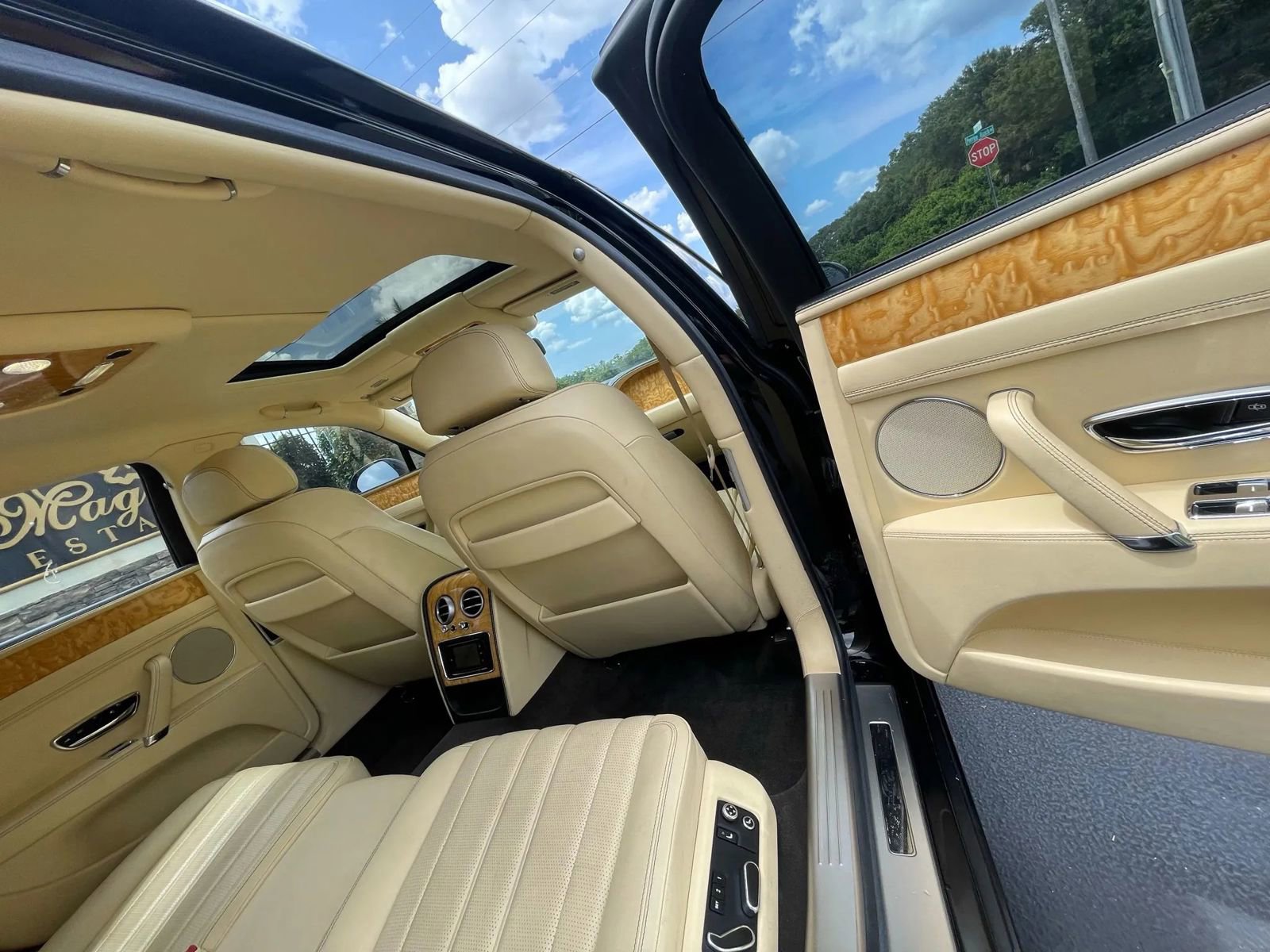 Used 2014 Bentley Flying Spur W12 image 10
