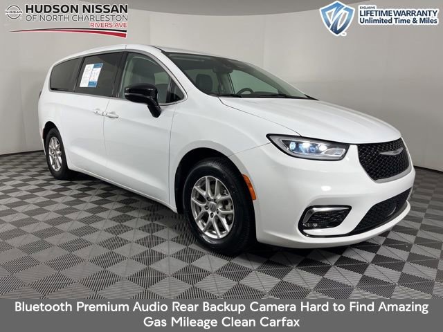 Used 2024 Chrysler Pacifica Touring-L