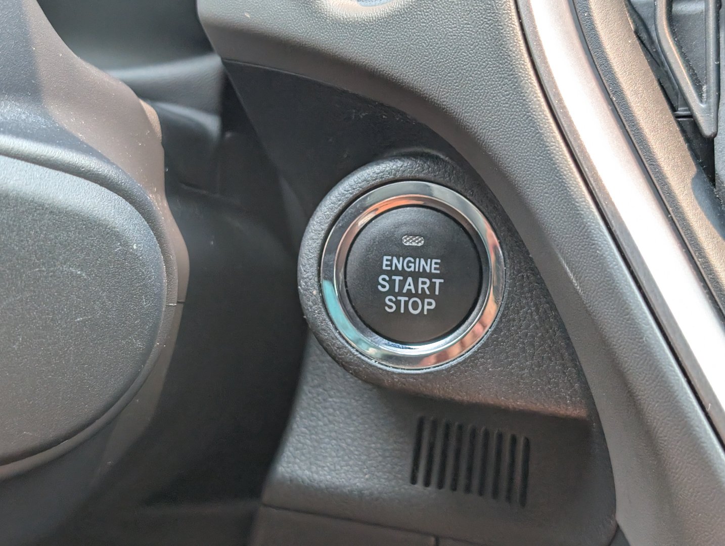 Used 2024 Subaru Crosstrek 2.0i Premium AWD/4WD image 18