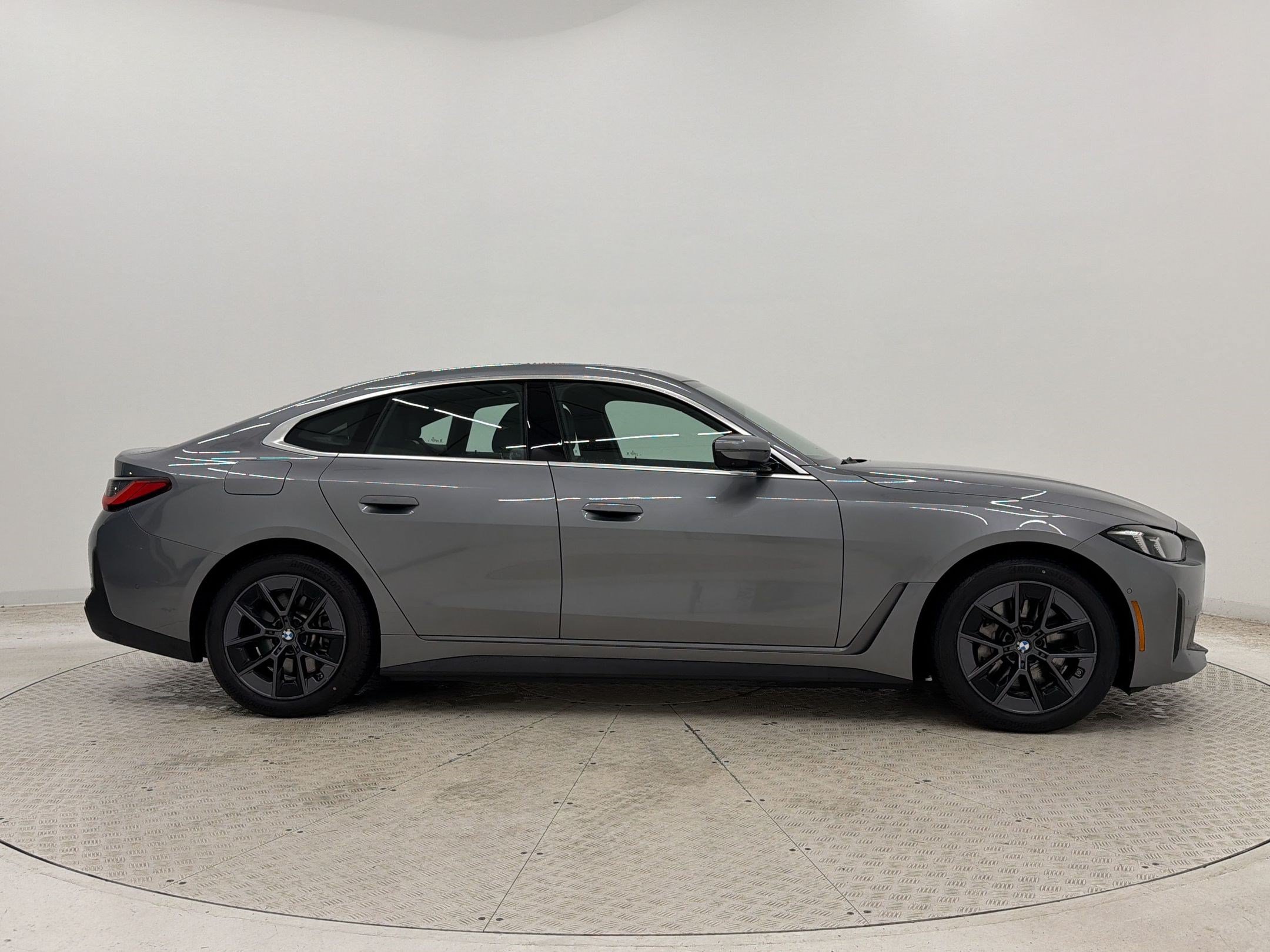 Used 2025 BMW i4 eDrive40 w/ Premium Package RWD image 8