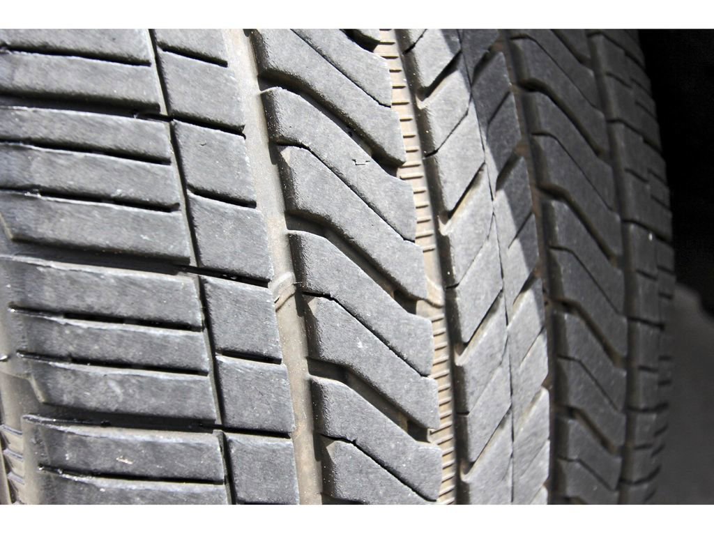 Used 2026 Cadillac Escalade ESV Platinum Luxury w/ LPO, Floor Liner Package AWD/4WD image 28