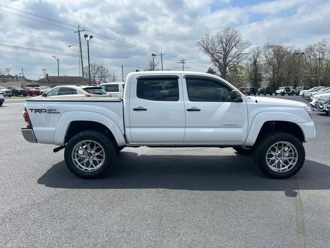 Used 2014 Toyota Tacoma PreRunner w/ TRD Off-Road Package RWD image 4