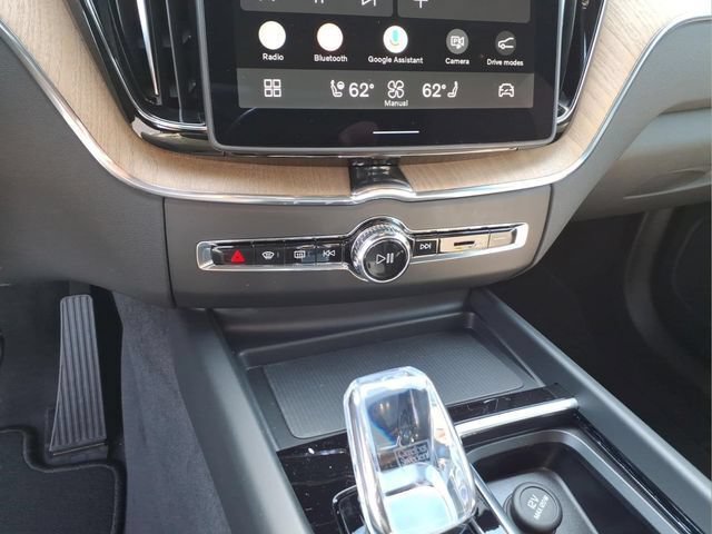 New 2026 Volvo XC60 B5 Plus w/ Protection Package Premier AWD/4WD image 22