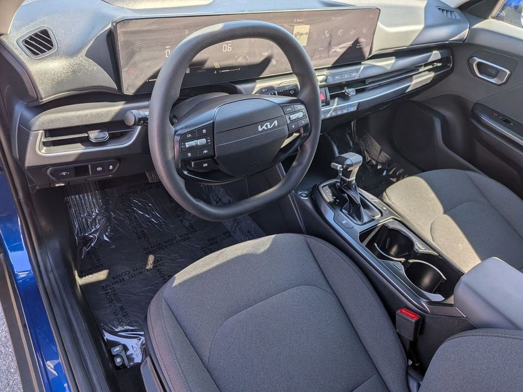 Used 2025 Kia K4 LXS image 15