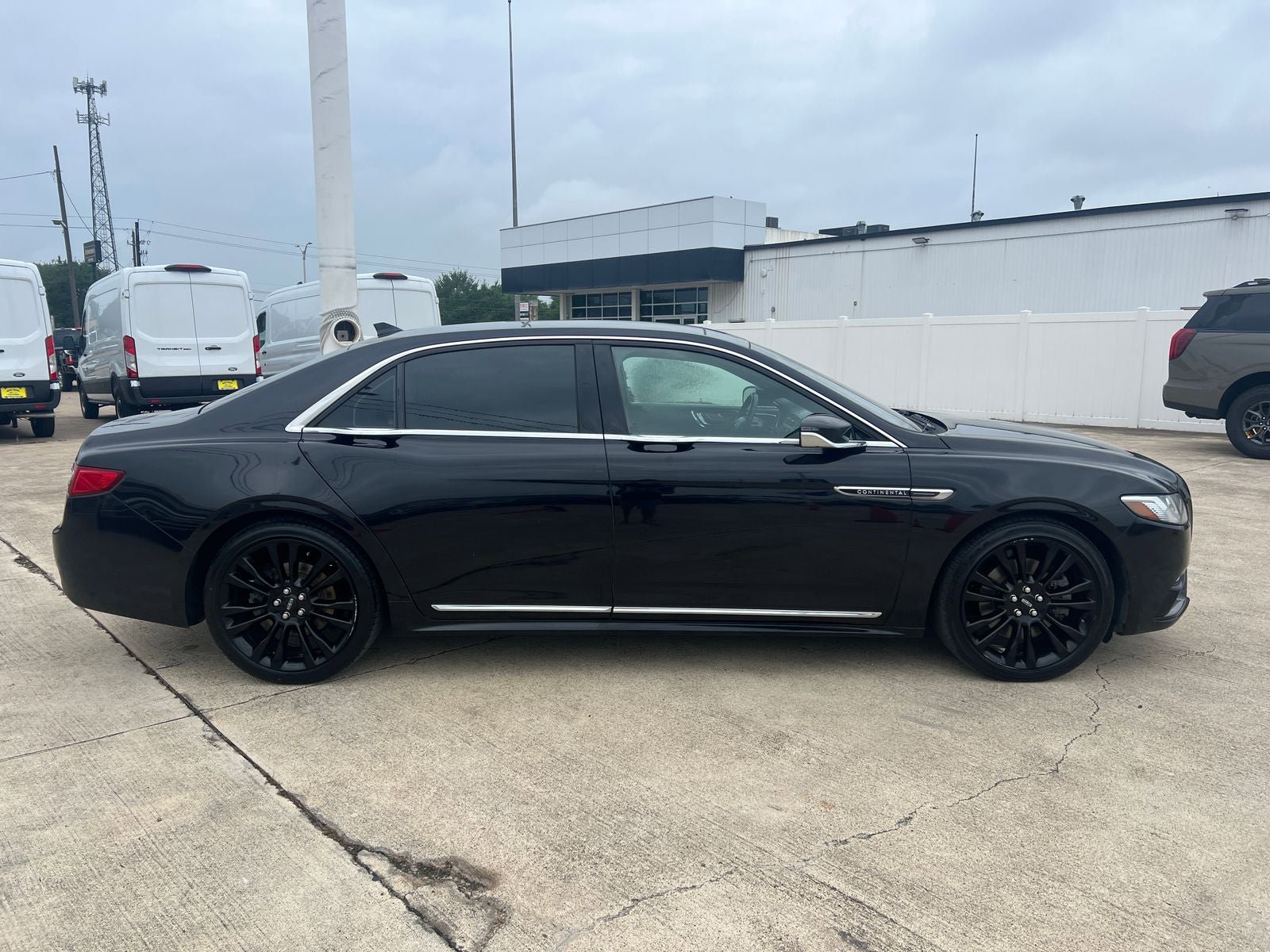 Used 2020 Lincoln Continental Reserve AWD/4WD image 2