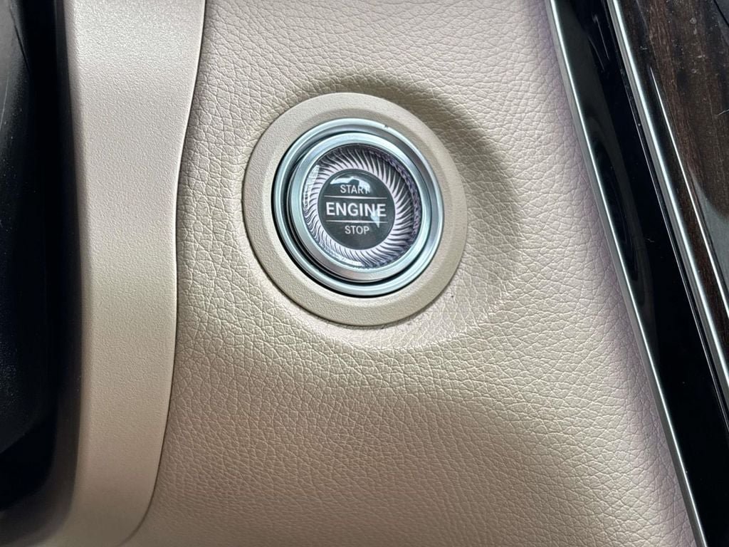 Used 2021 Mercedes-Benz GLC 300 4MATIC image 28