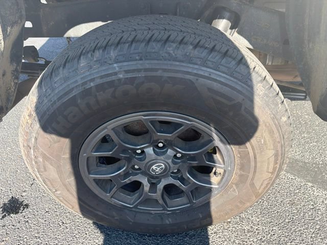 Used 2023 Toyota Tacoma SR AWD/4WD image 25