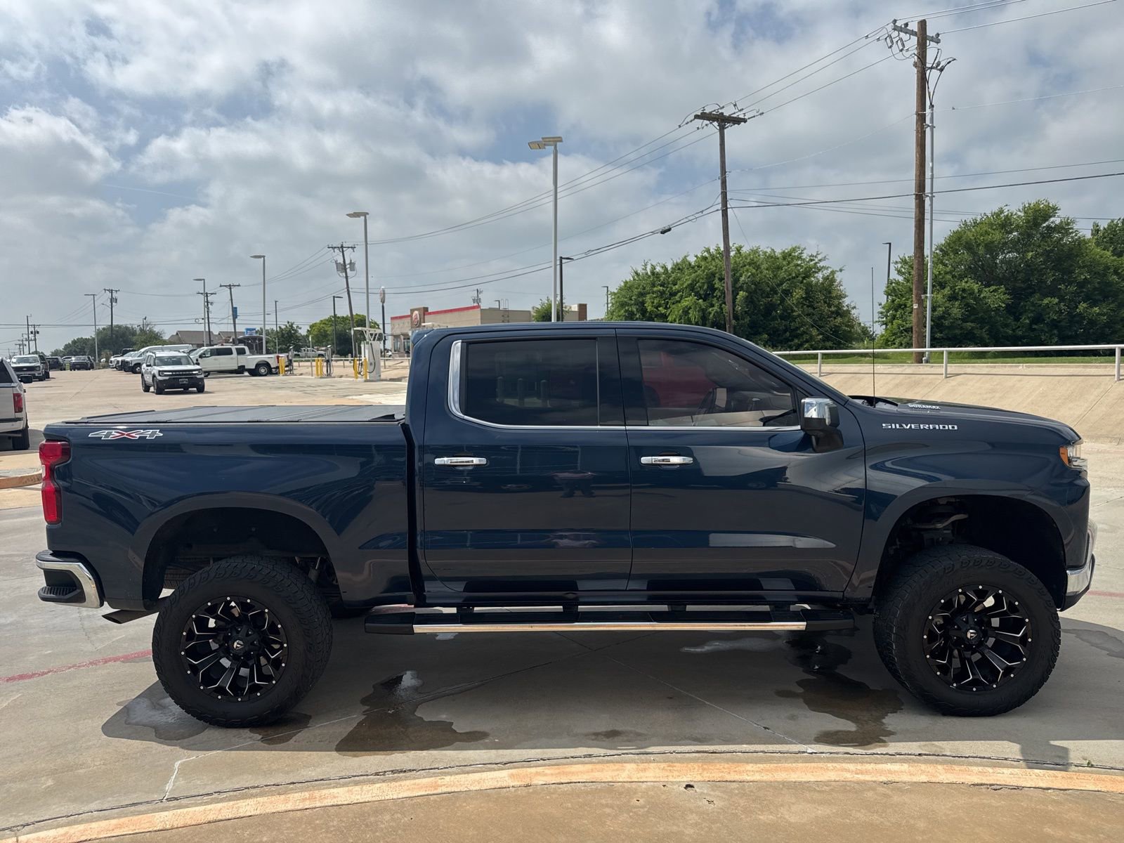 Used 2020 Chevrolet Silverado 1500 LTZ w/ LTZ Convenience Package AWD/4WD image 4