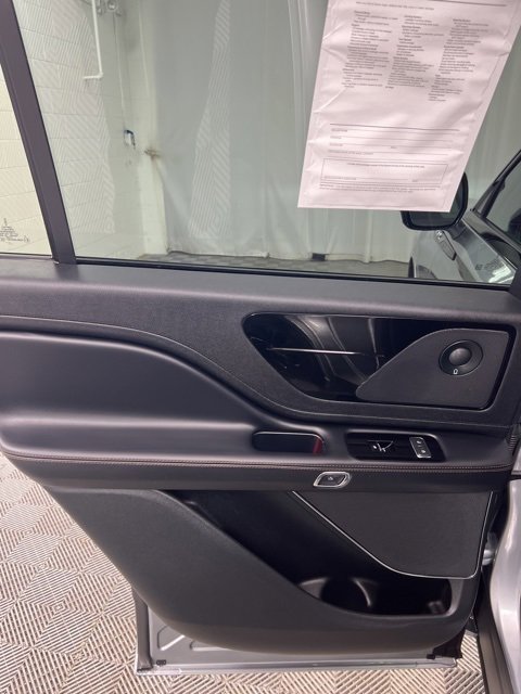 Used 2023 Lincoln Aviator Reserve w/ Equipment Group 201A image 15
