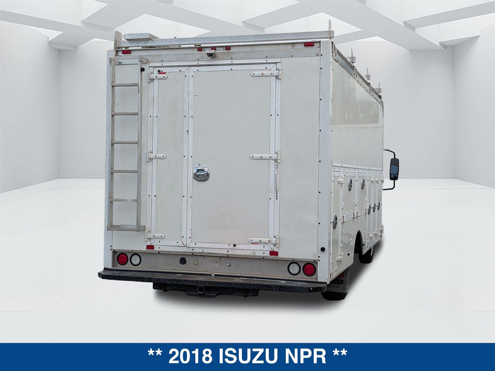 Used 2018 Isuzu NPR RWD image 5